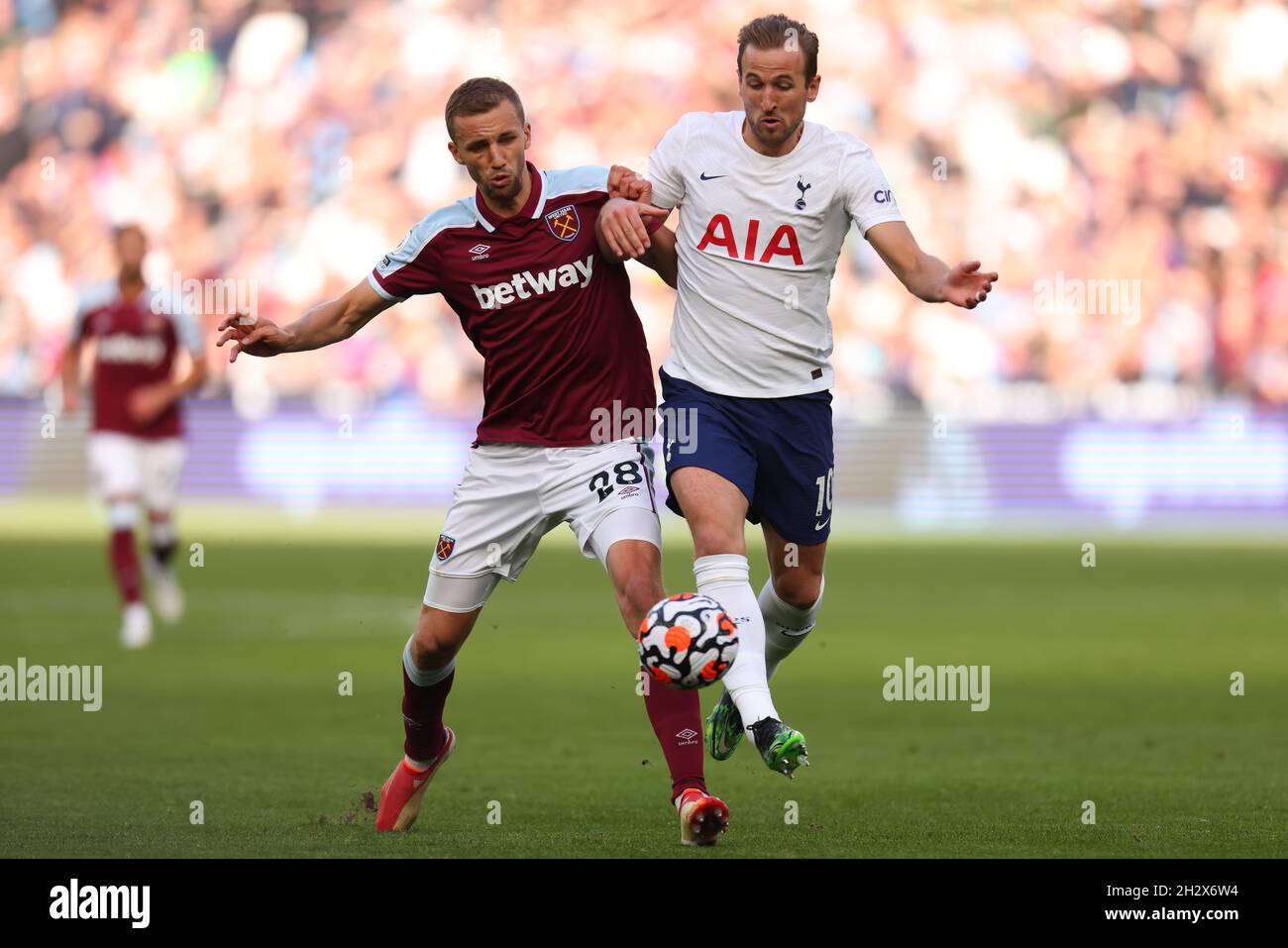 Tottenham vs West Ham live: Tomas Soucek own goal before Harry