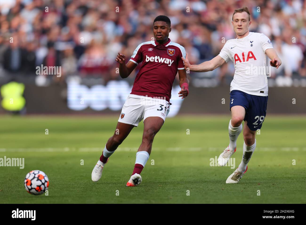 Ben Skipp London Stadium, London, UK. 24th Oct, 2021. Premier League football ...