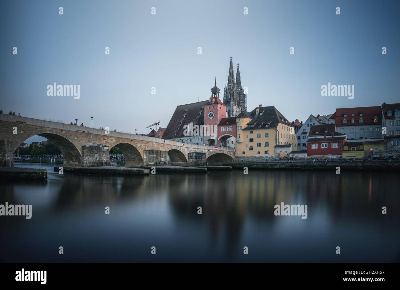 the-view-from-the-danube-on-the-regensburg-cathedral-and-stone-bridge