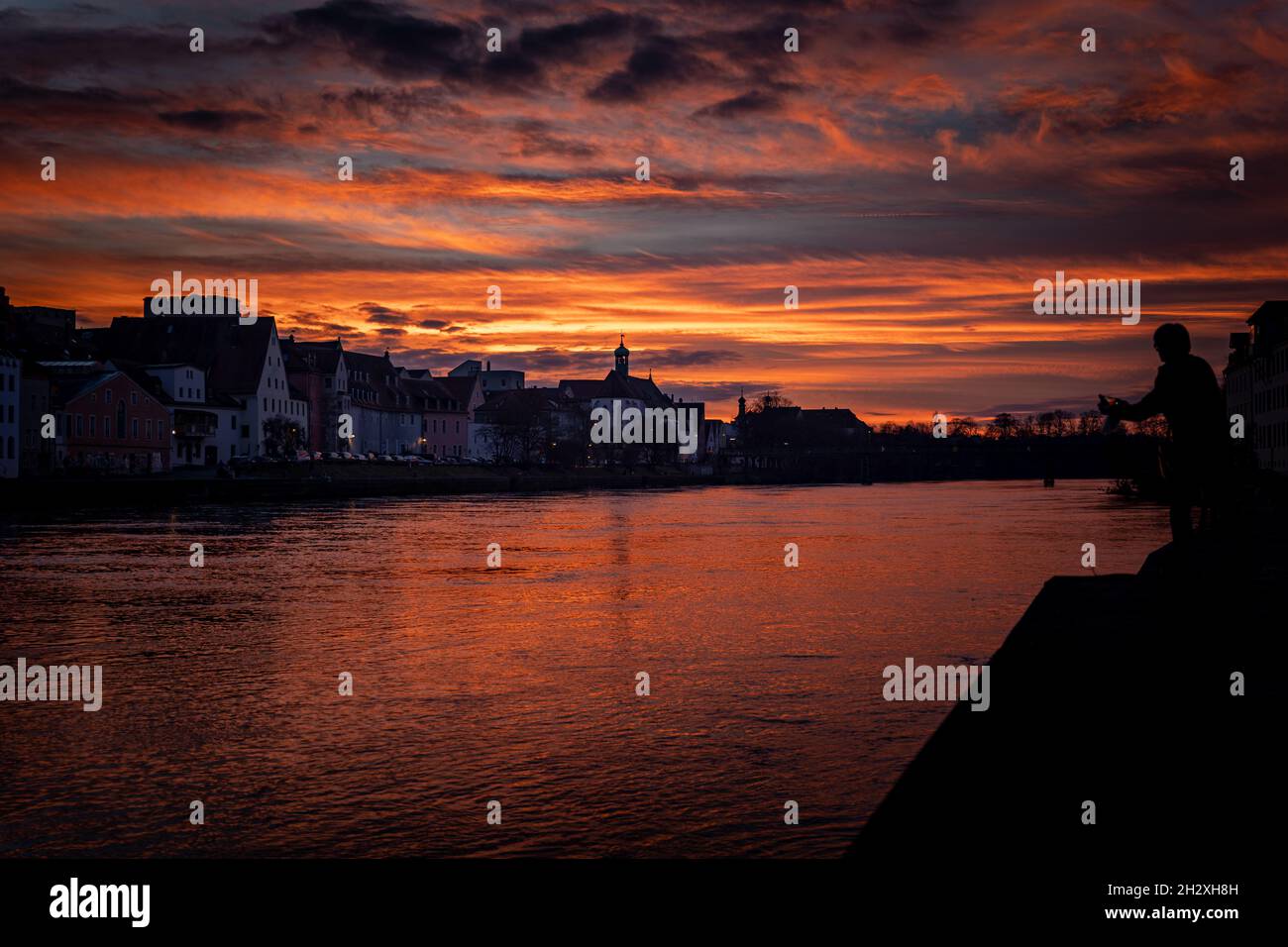 the-view-from-the-danube-on-the-regensburg-cathedral-and-stone-bridge