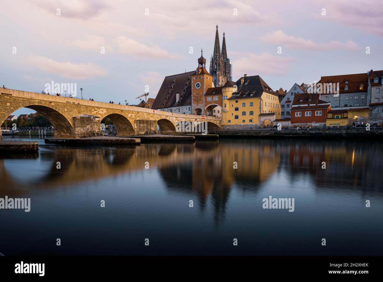 the-view-from-the-danube-on-the-regensburg-cathedral-and-stone-bridge