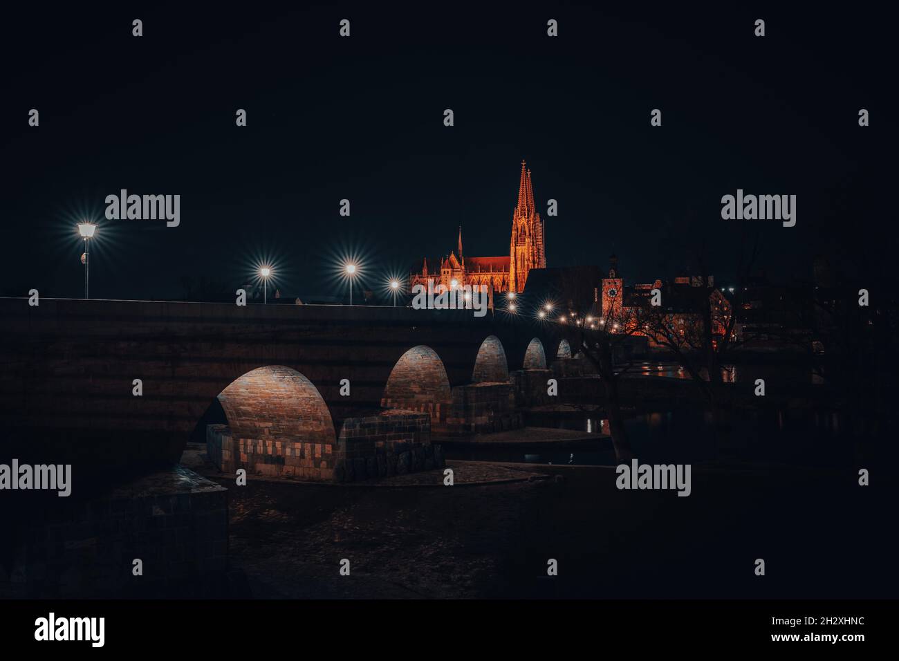 the-view-from-the-danube-on-the-regensburg-cathedral-and-stone-bridge