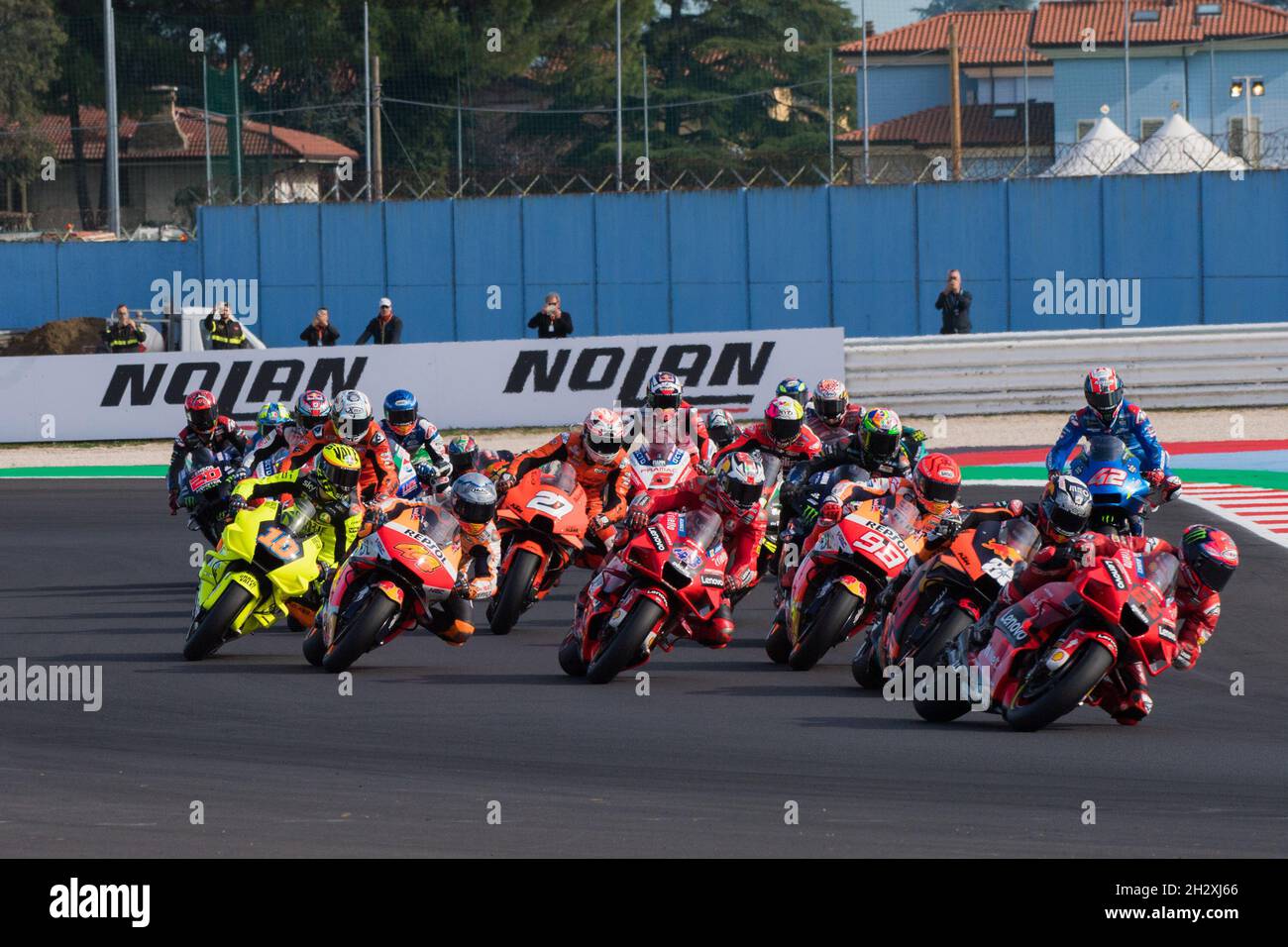 Misano Adriatico, Rimini, Emilia-Romagn, Italy. 24th Oct, 2021. MotoGP Motorcycle Racing, Gran Premio Nolan del Made in Italy, Race day; The riders at the first corners Credit: Action Plus Sports/Alamy Live News Stock Photo