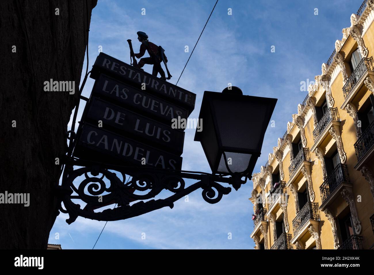 Las Cuevas de Luis Candelas restaurant in the Plaza Mayor in the historic Los Austrias barrio of Madrid, Spain. Stock Photo