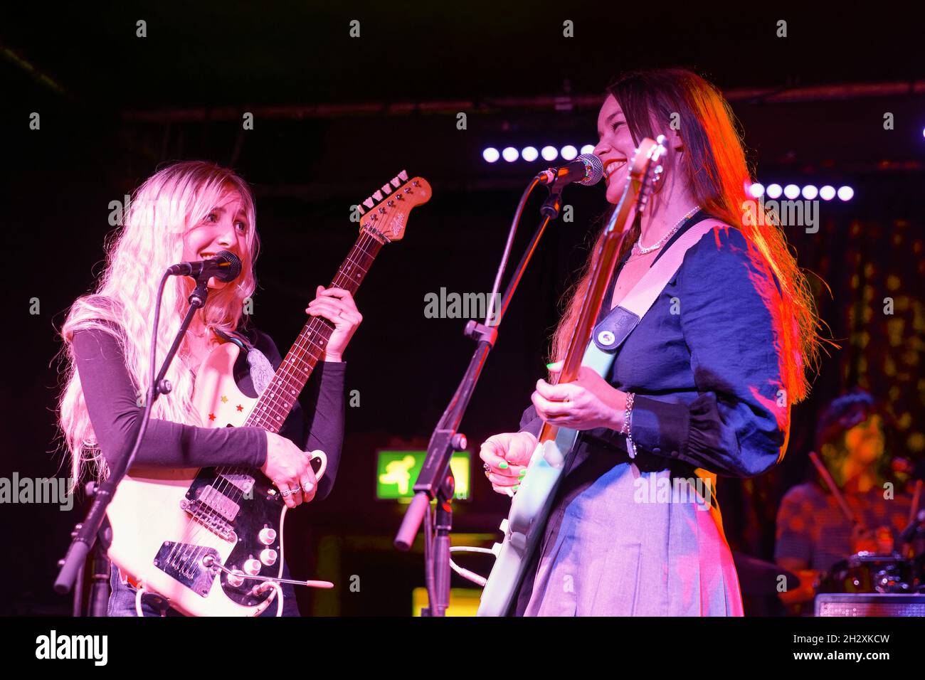 October 23, 2021: Hester Chambers and Rhian Teasdale of UK Band Wet Leg