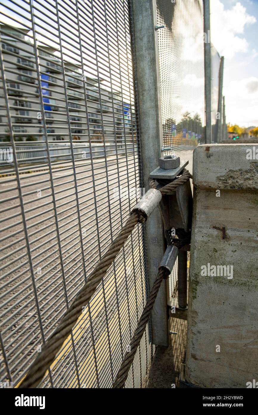 Glasgow Scotland Uk 24 October 21 Pictured The Ring Of Steel Security Fence And Anti Protestor Barriers Stretch Around The Entire Perimeter Of The Cop26 Zone Views Of The Cop26 Site Showing