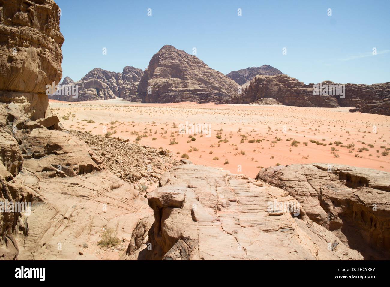 White sand desert in Wadi Rum, Jordan Stock Photo