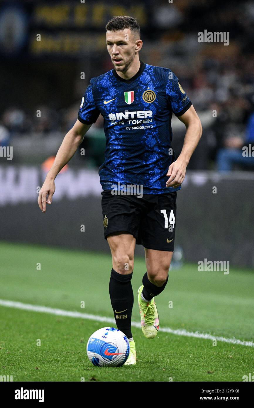 Ivan perisic hi-res stock photography and images - Page 2 - Alamy, image size:866x1390