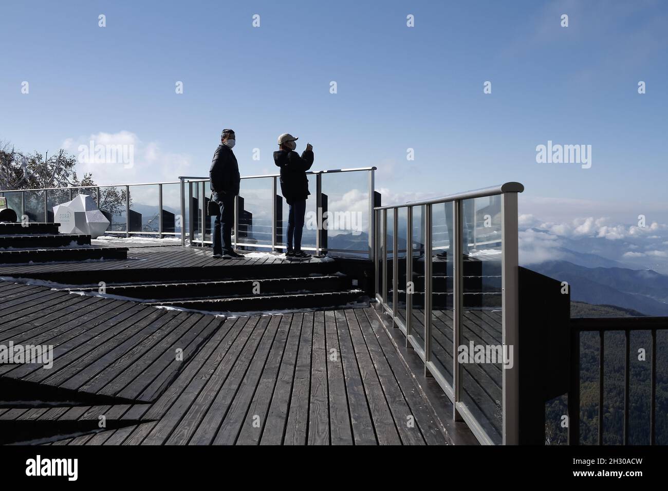 Ryuoo Ropeway Nagano, Japan, 2021-22-10 , People at the sora terrace ropeway, A ...