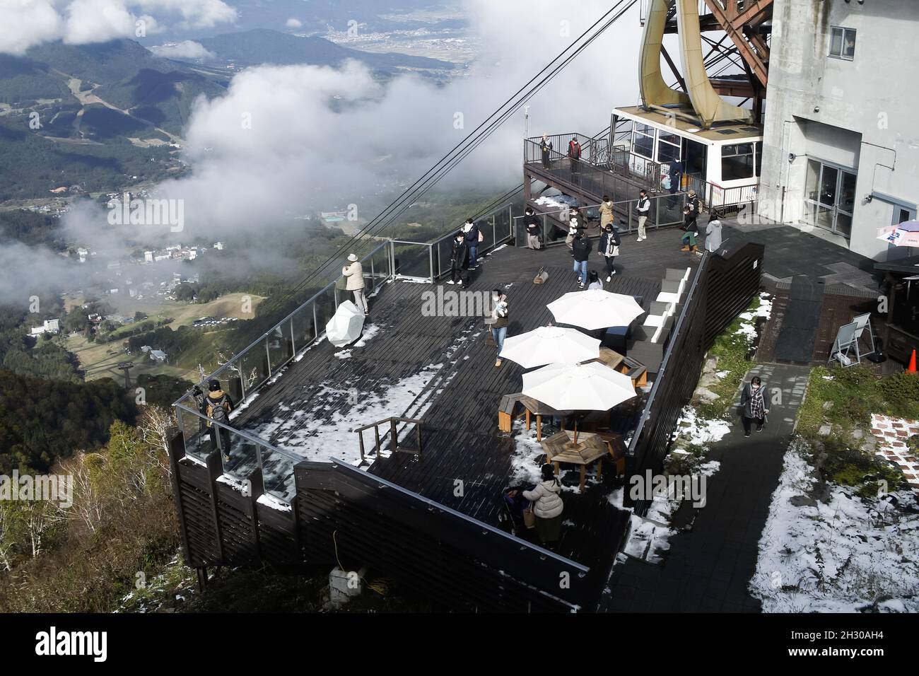 Ryuoo Ropeway Nagano, Japan, 2021-22-10 , View of the observation deck and the ...