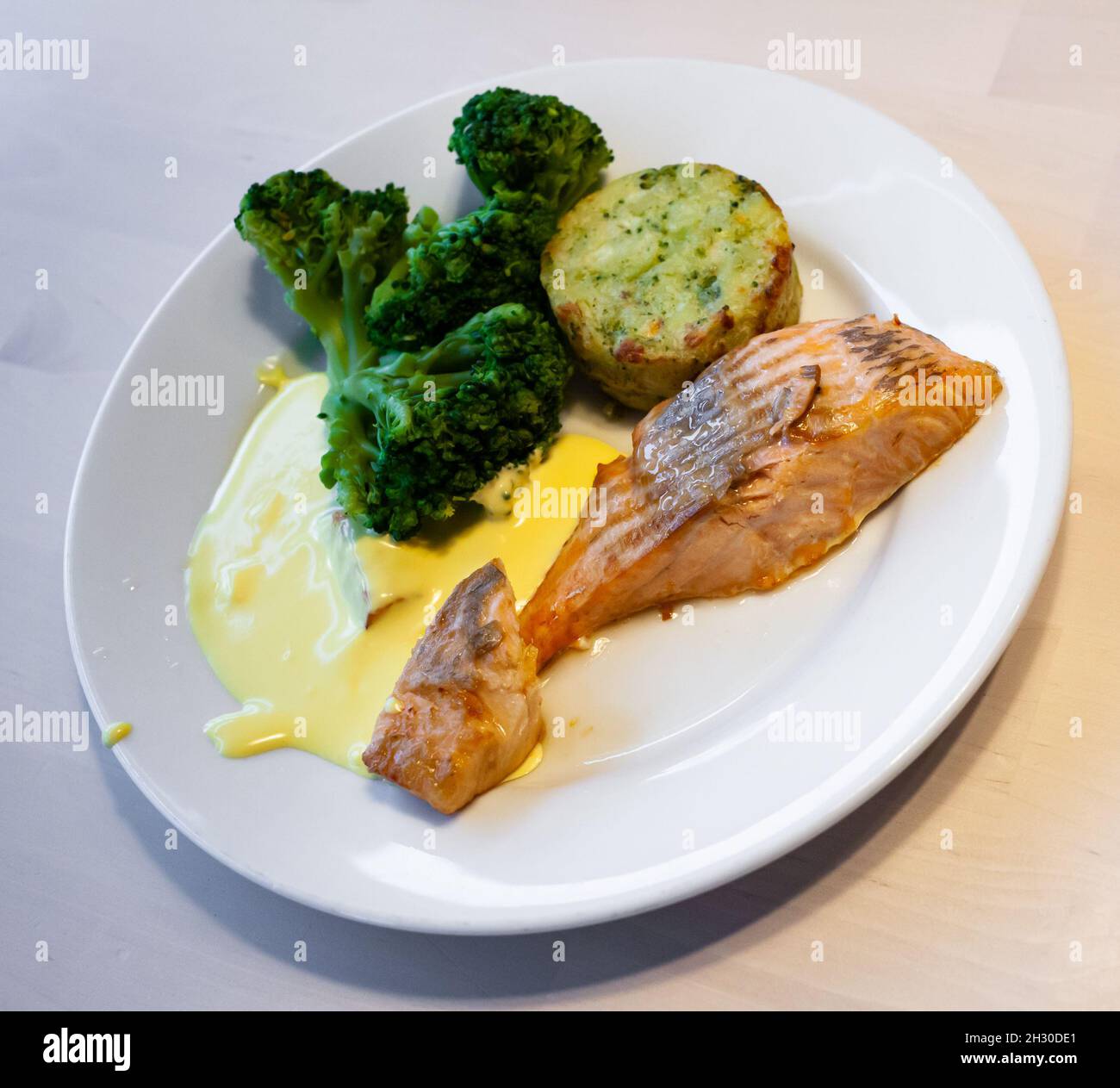 Baked salmon fillet Stock Photo - Alamy