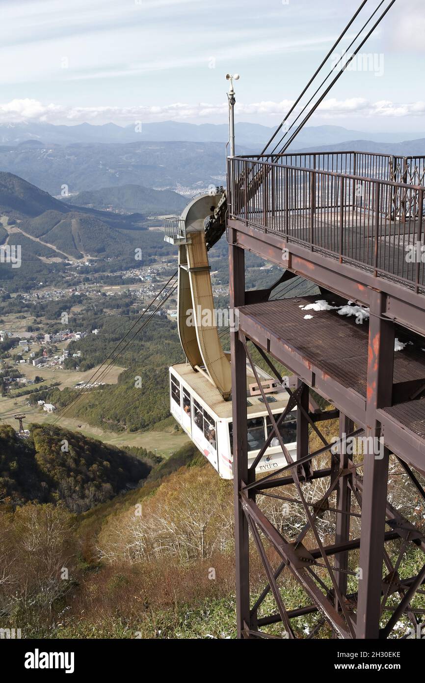 Ryuoo Ropeway Nagano, Japan, 2021-24-10 , Gondola arriving at the Ryuoo Sora Terrace ...