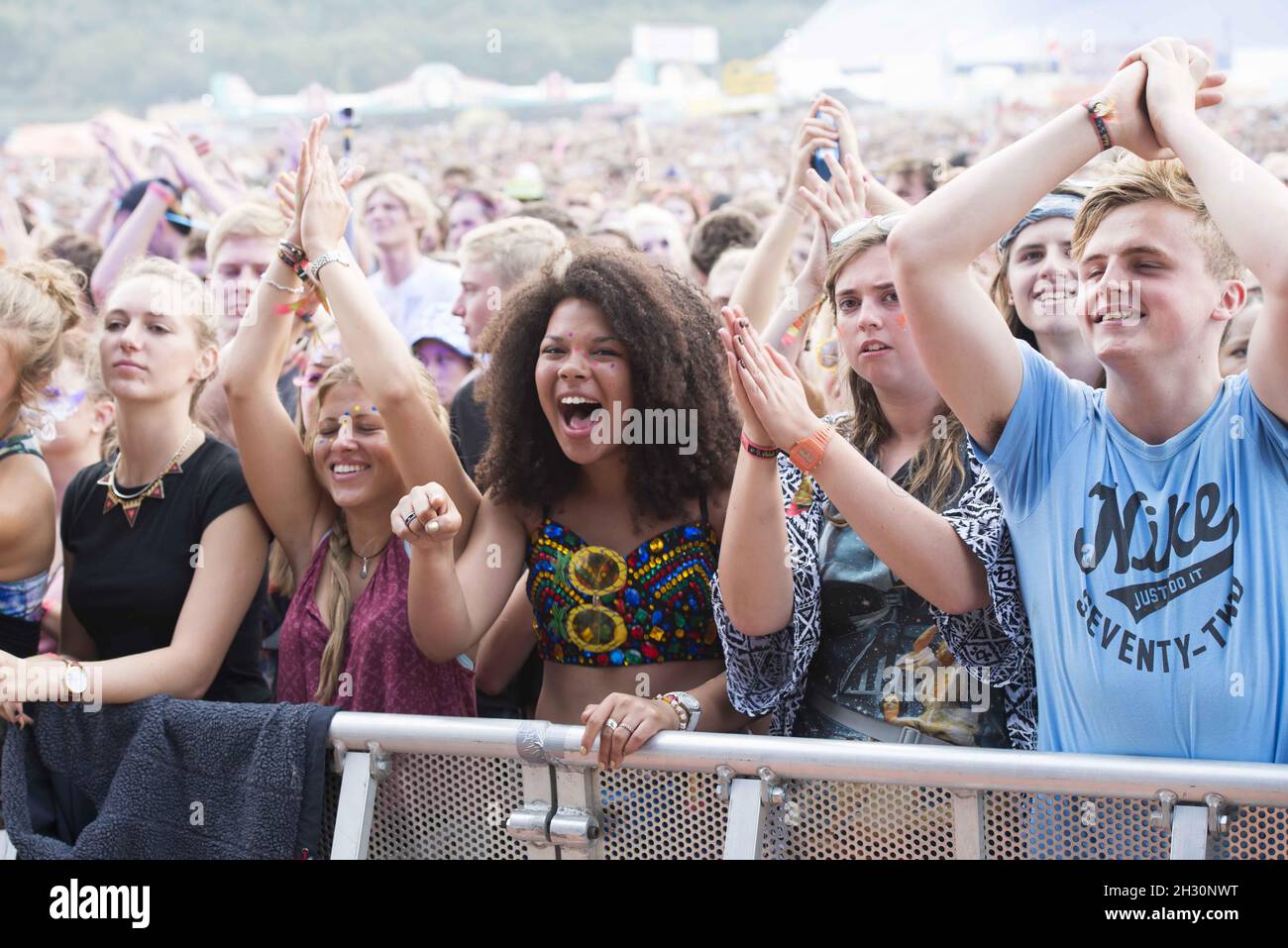 General view of the main stage crowd on day 4 of Bestival 2014, Robin Hill Country Park, Isle of Wight. Stock Photo