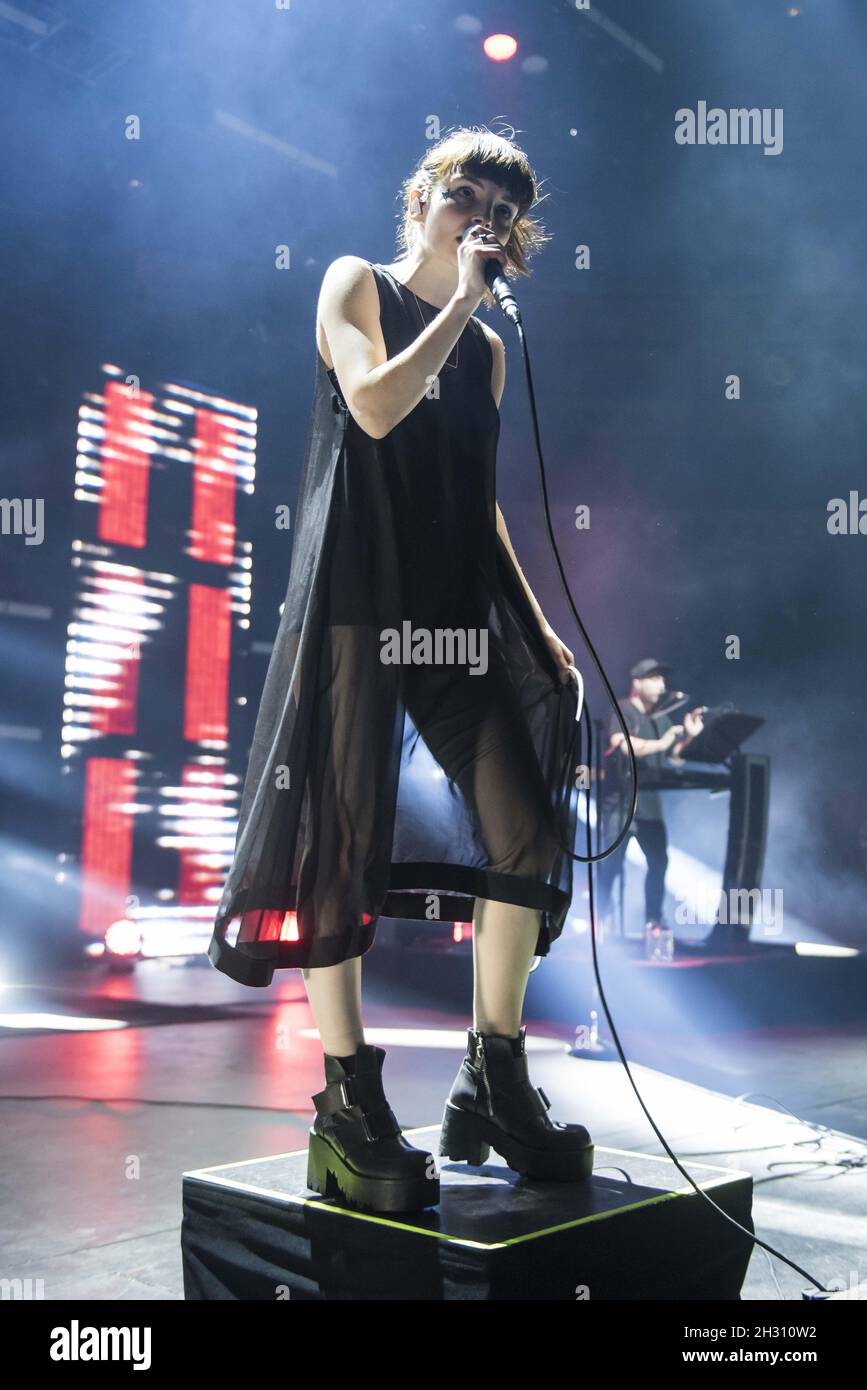 Lauren mayberry of chvrches hi-res stock photography and images - Page 4 -  Alamy