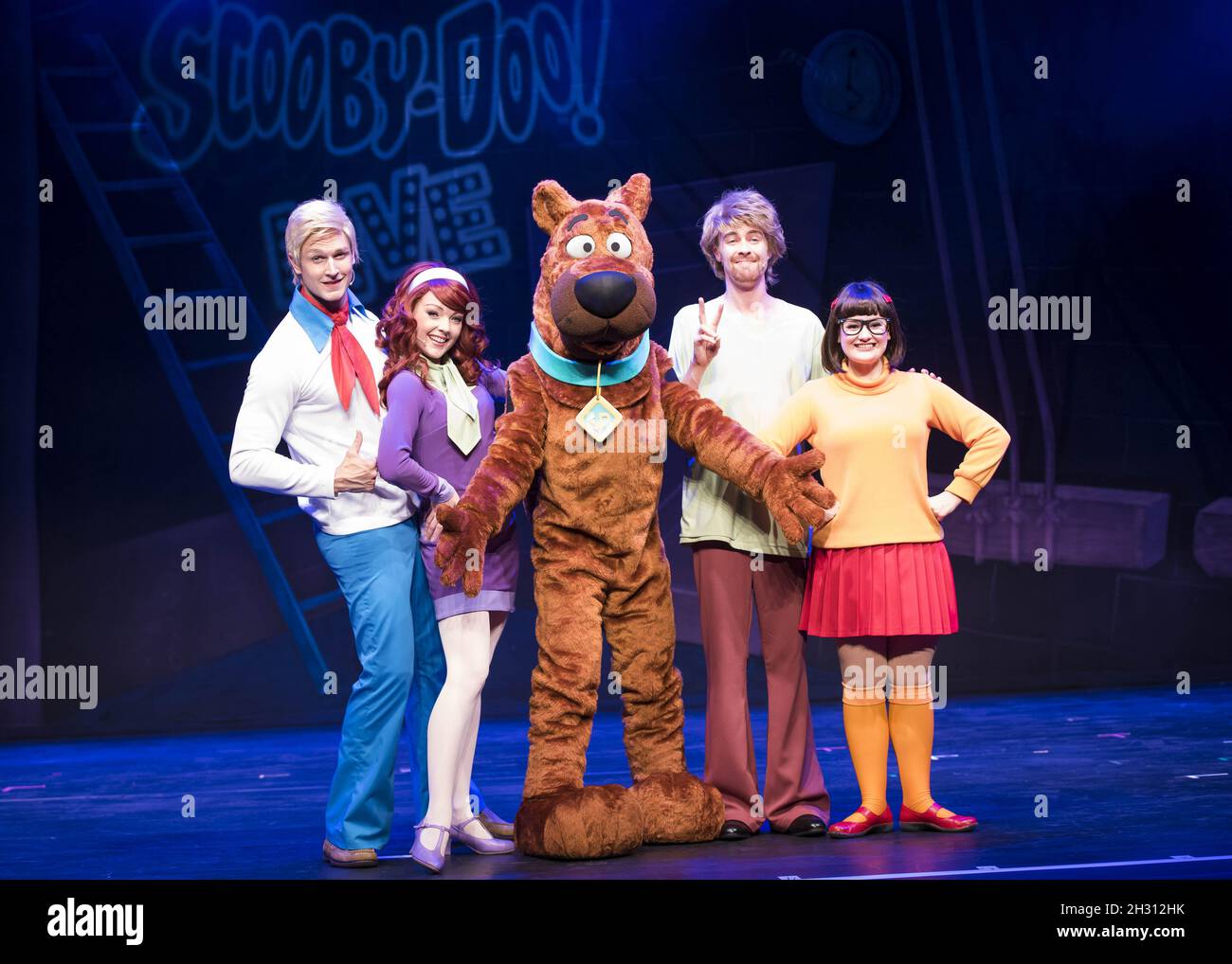 (LR) Chris Warner Drake (Fred), Charlie Bull (Daphne), Joe Goldie