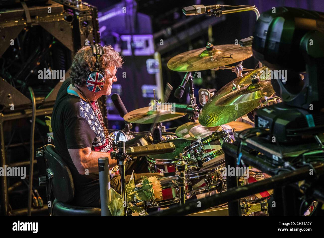 Rick Allen from Def Leppard on stage during the Teenage Cancer Trust annual concert series, at the Royal Albert Hall, London. Picture date: Sunday 25th March 2018. Photo credit should read: David Jensen/EMPICS Entertainment Stock Photo