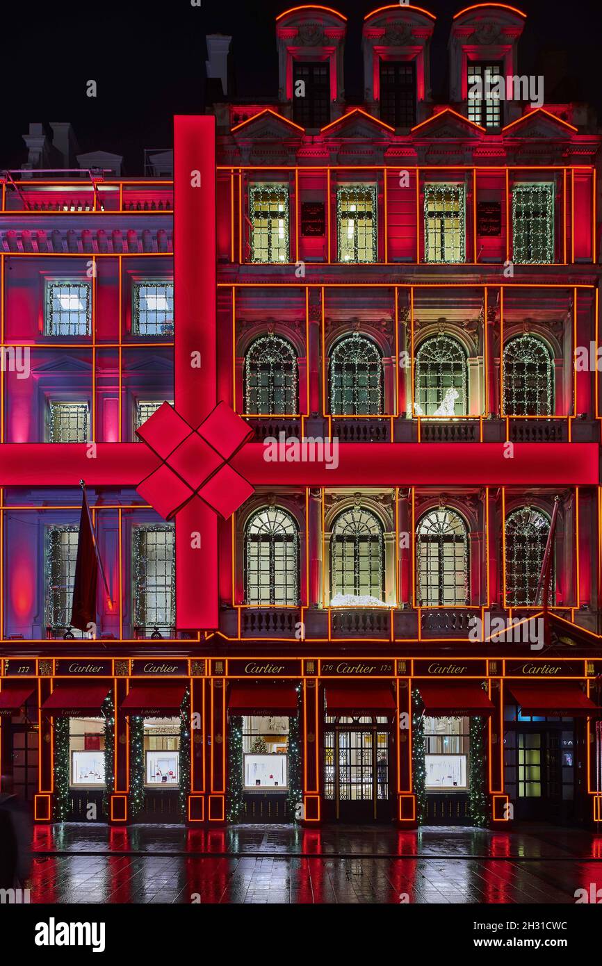 Cartier store Christmas lights on display in Mayfair, London.  Picture date 25th November 2019. Picture credit should read: David Jensen/EMPICS Entertainment Stock Photo