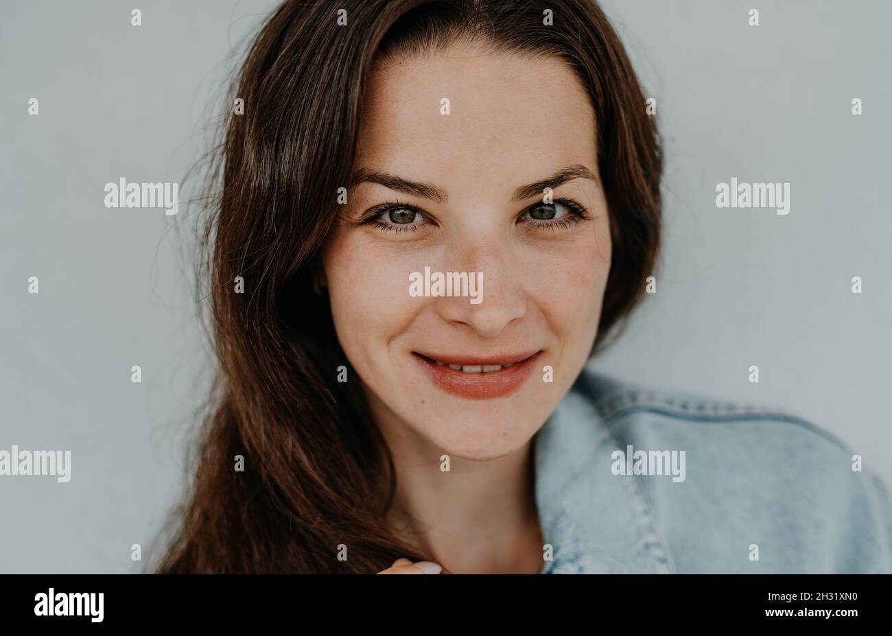 Young woman face close up happy hi-res stock photography and images - Alamy