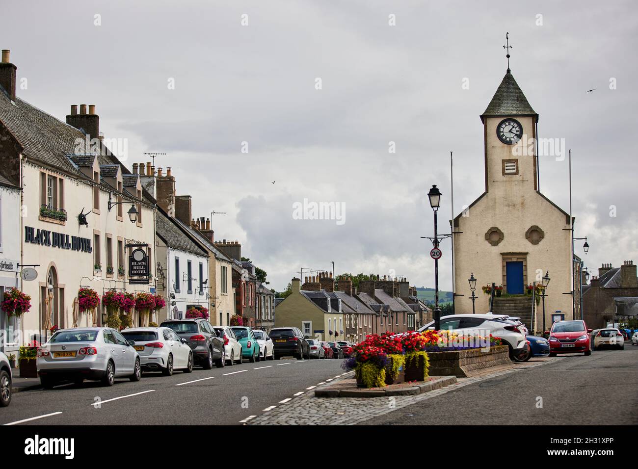 Lauder, in the Scottish Boarders Scotland,  The Black Bull Hotel and Lauder Town Hall Stock Photo