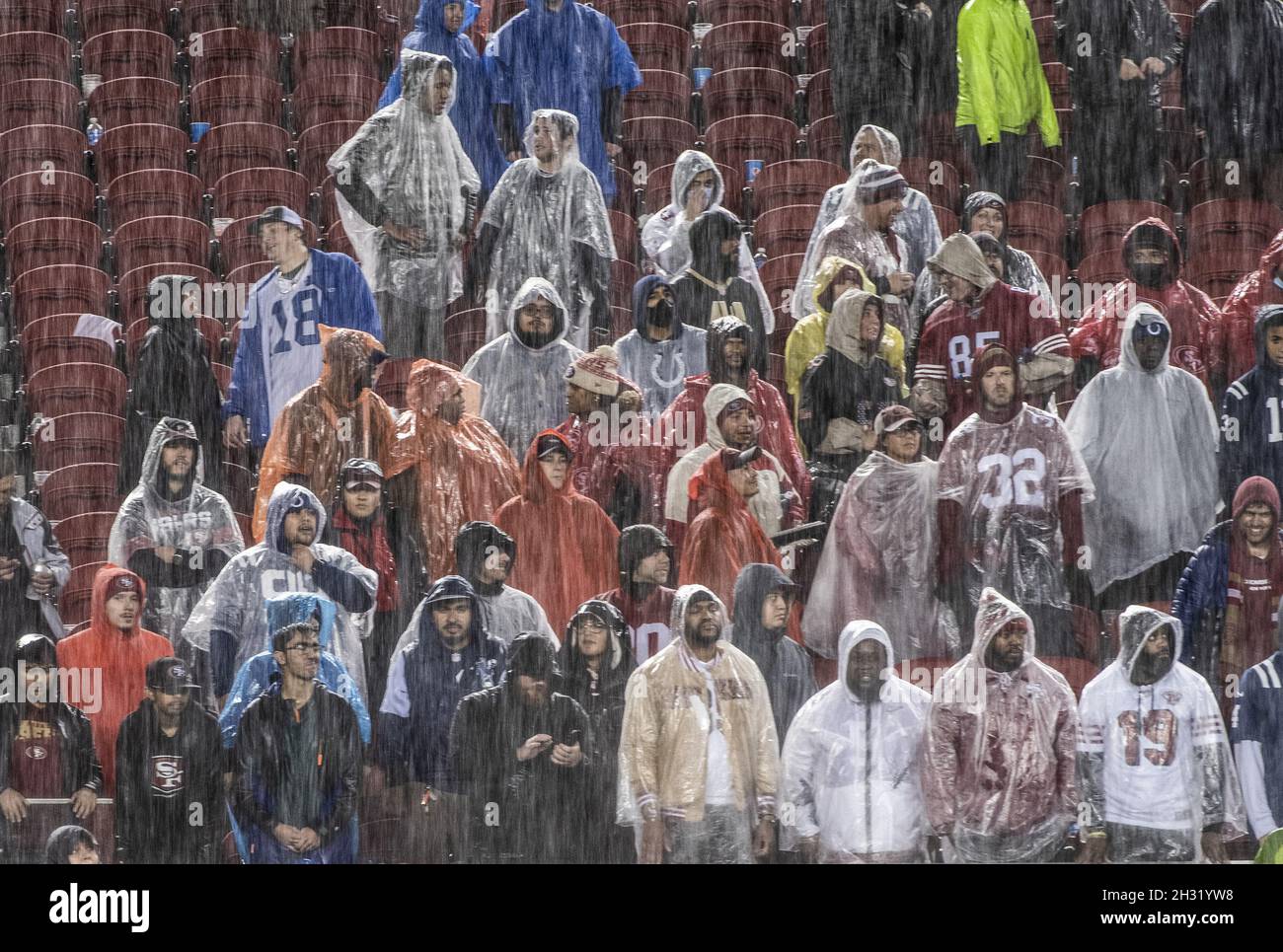 San francisco 49ers fans watch hi-res stock photography and images - Alamy