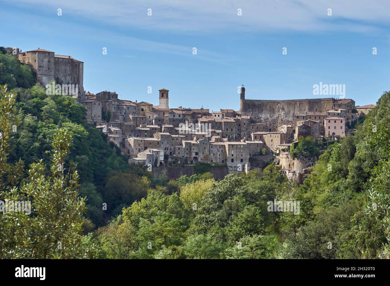 Sorano, Stadtansicht der Altstadt, mittelalterliche Tuffstein-Stadt, Provinz Grosseto, Toskana, Italien, Europa Stock Photo