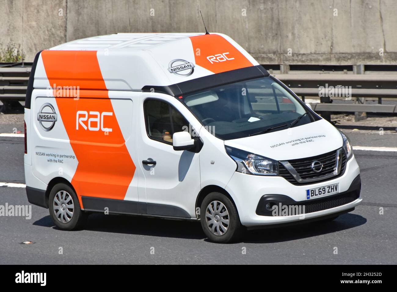 Nissan van hi-res stock photography and images - Alamy