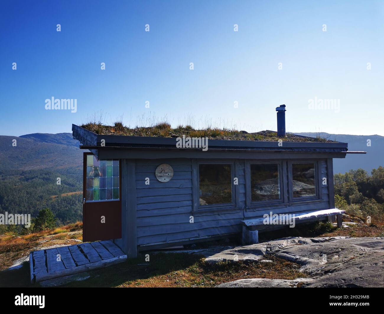 SAMNANGER, NORWAY - Sep 01, 2021: The cabin Dyre on Totlandsfjellet in Samnanger. Stock Photo
