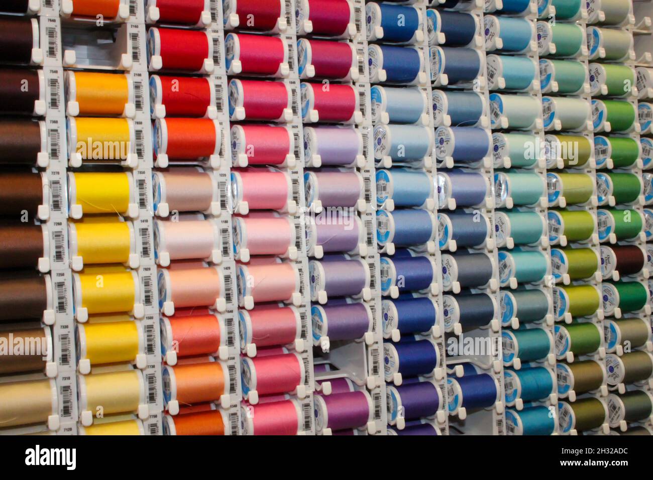 MIDDLETOWN, UNITED STATES - Aug 06, 2020: A sewing thread rack full of  colorful spools of thread in Michael's Craft Store Stock Photo - Alamy