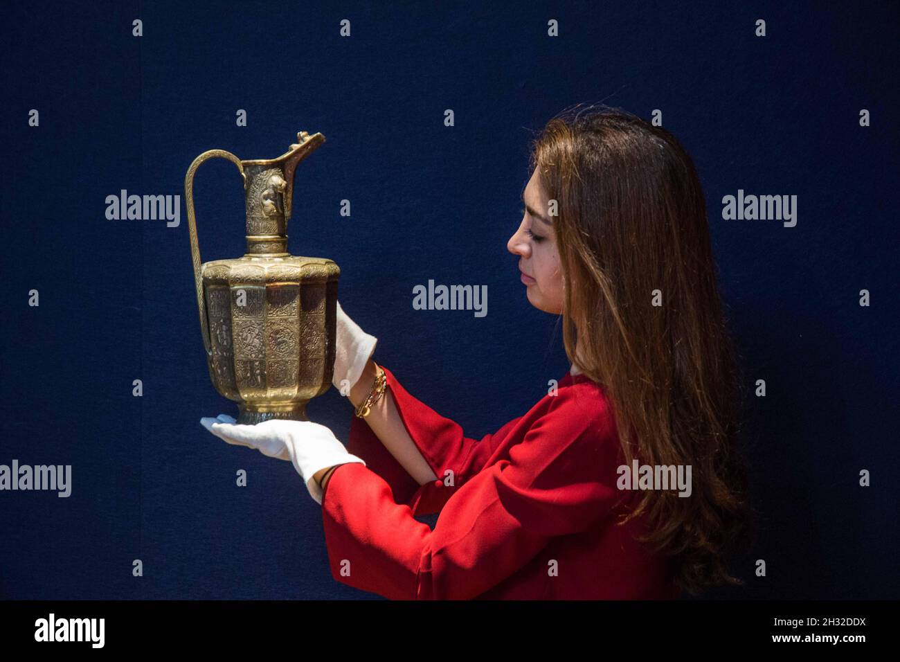 Brass and copper vases hires stock photography and images Alamy