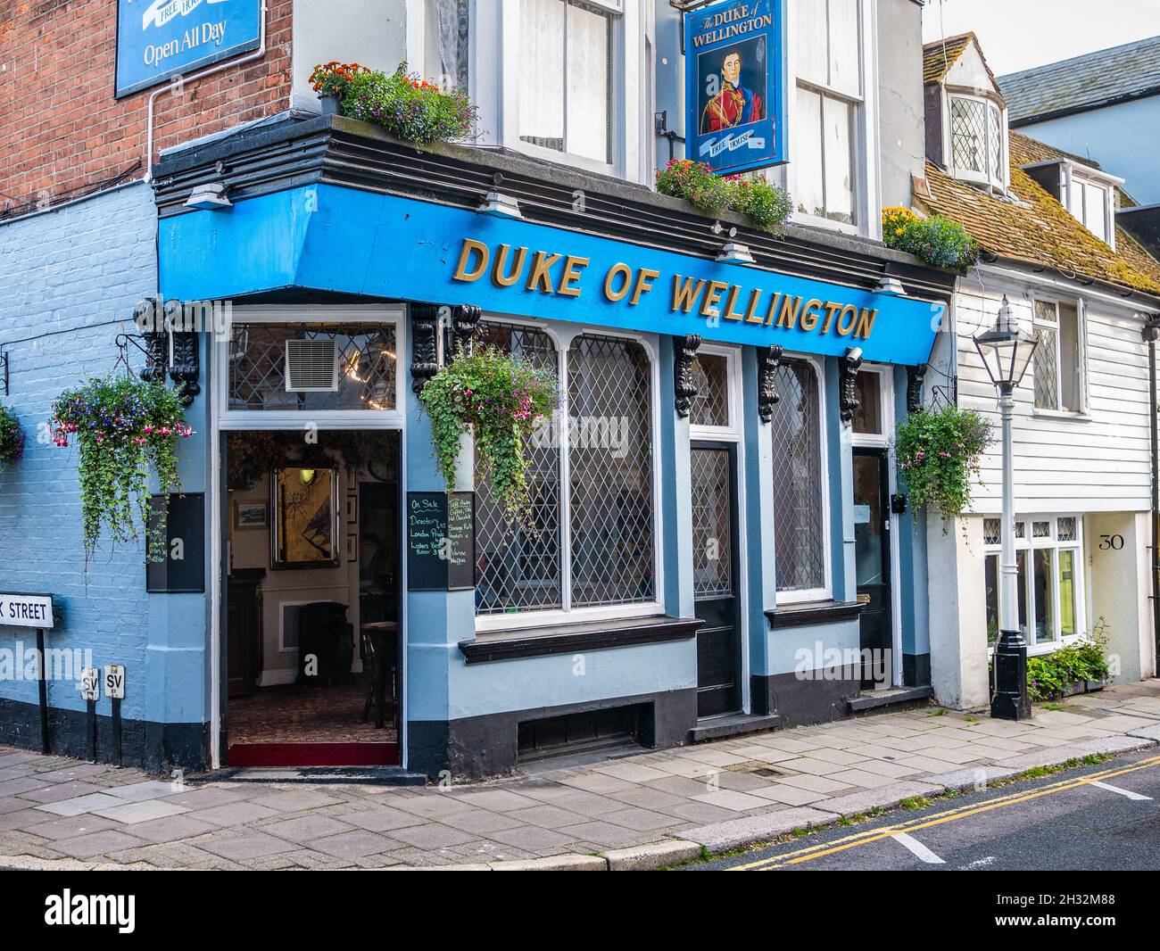 Duke Of Wellington, Corner pub, Old Town Hastings Stock Photo