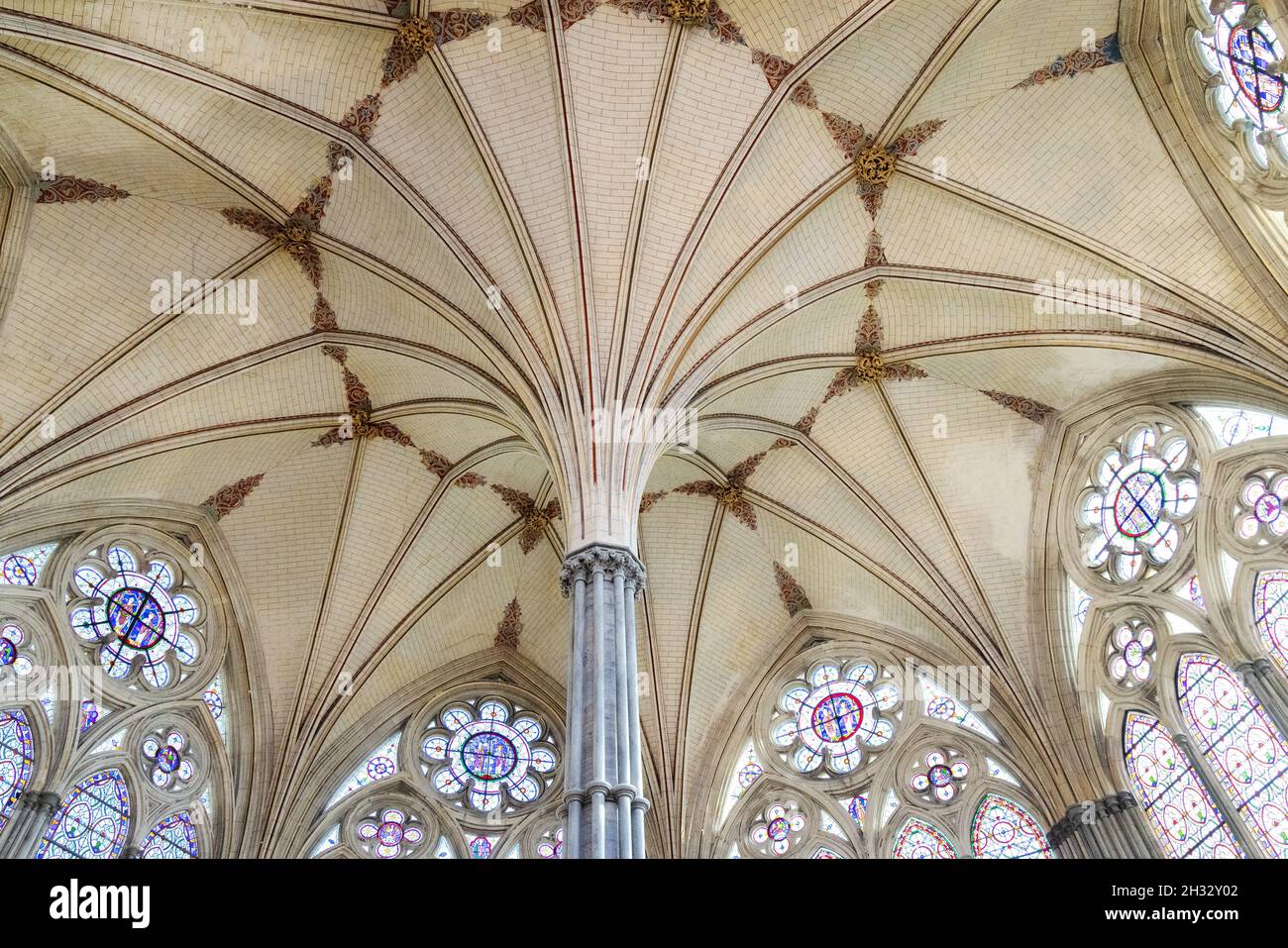 Medieval architecture UK; Salisbury Cathedral Chapter House - the ornate ceiling and central pillar, Salisbury Wiltshire UK Stock Photo