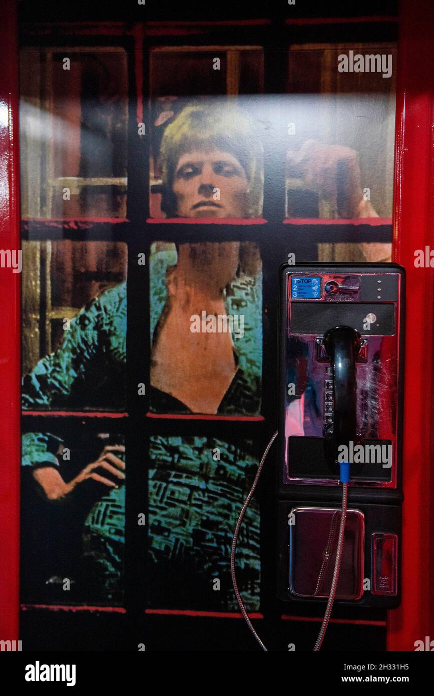 David Bowie Album Covers Ziggy Stardust david-bowie-album-covers-ziggy-stardust