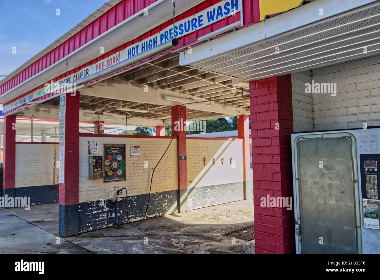 Appling, Ga USA 10 10 21 Old Vintage coin car wash lettering Red