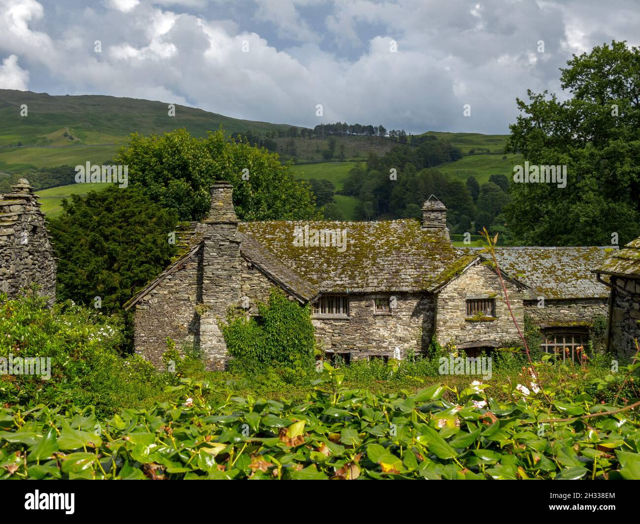 Traditional Lakeland Farmhouse in Troutbeck Village near Windermere Cumbria Stock Photo Alamy