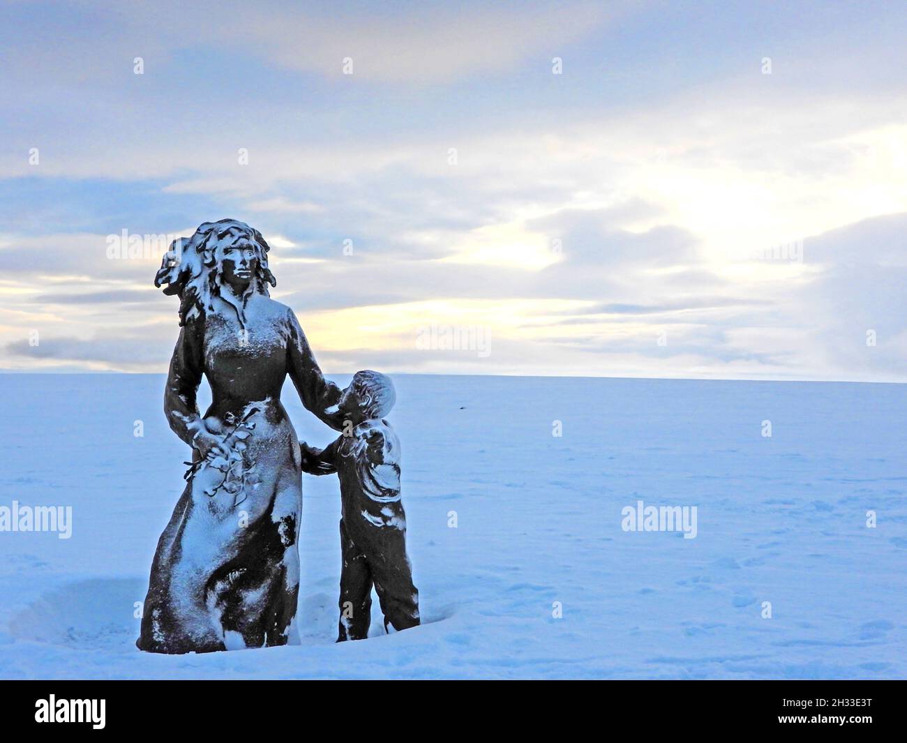 Das Denkmal der Kinder der Welt ist ein Denkmal auf dem Nordkapplateau in Norwegen, Nordkap, Stock Photo