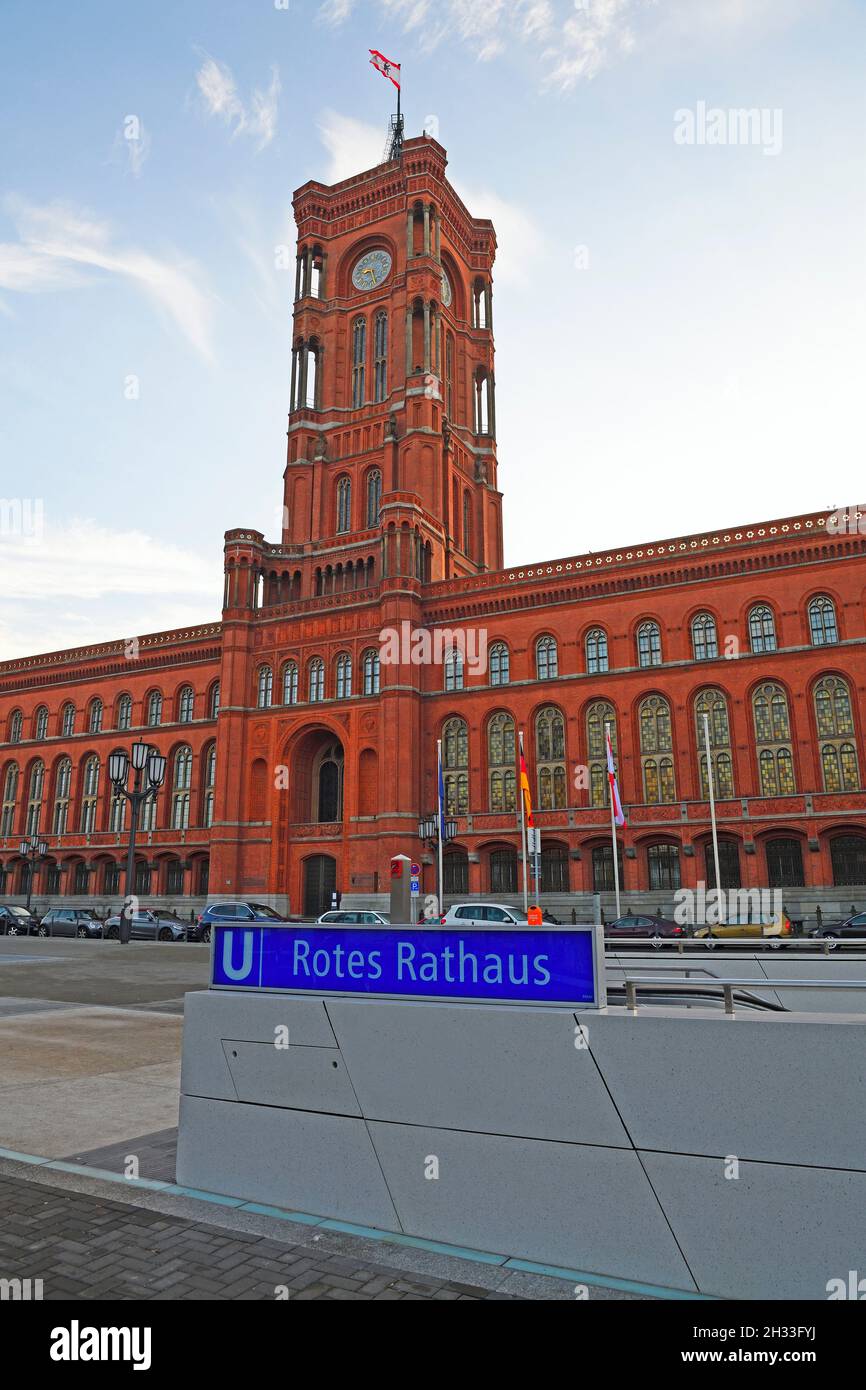 ROTES RATHAUS U BAHNEINGANG visual data 2