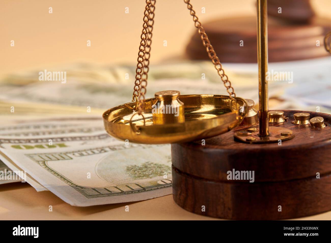 Crypto compare hi-res stock photography and images - Alamy