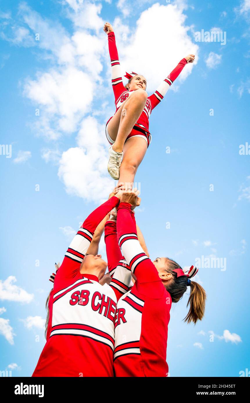 Young cheerleaders hires stock photography and images Alamy