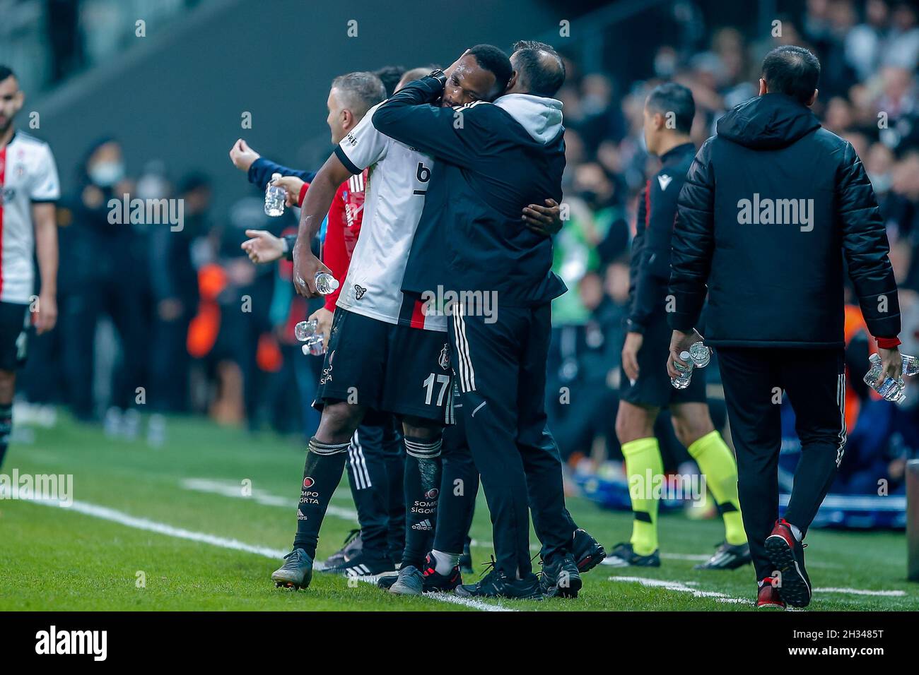 ISTANBUL, TURKEY - OCTOBER 25: players of Besiktas JK during the Super Lig  match between Besiktas and Galatasaray at Vodafone Park on October 25, 2021  in Istanbul, Turkey (Photo by TUR/Orange Pictures