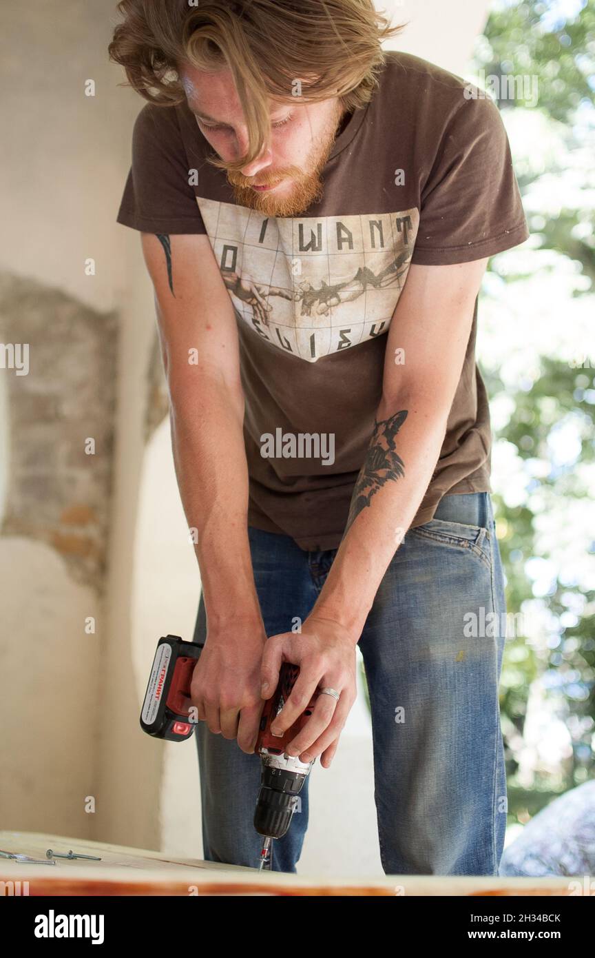 Do it yourself tattoo hi-res stock photography and images - Page 2 - Alamy