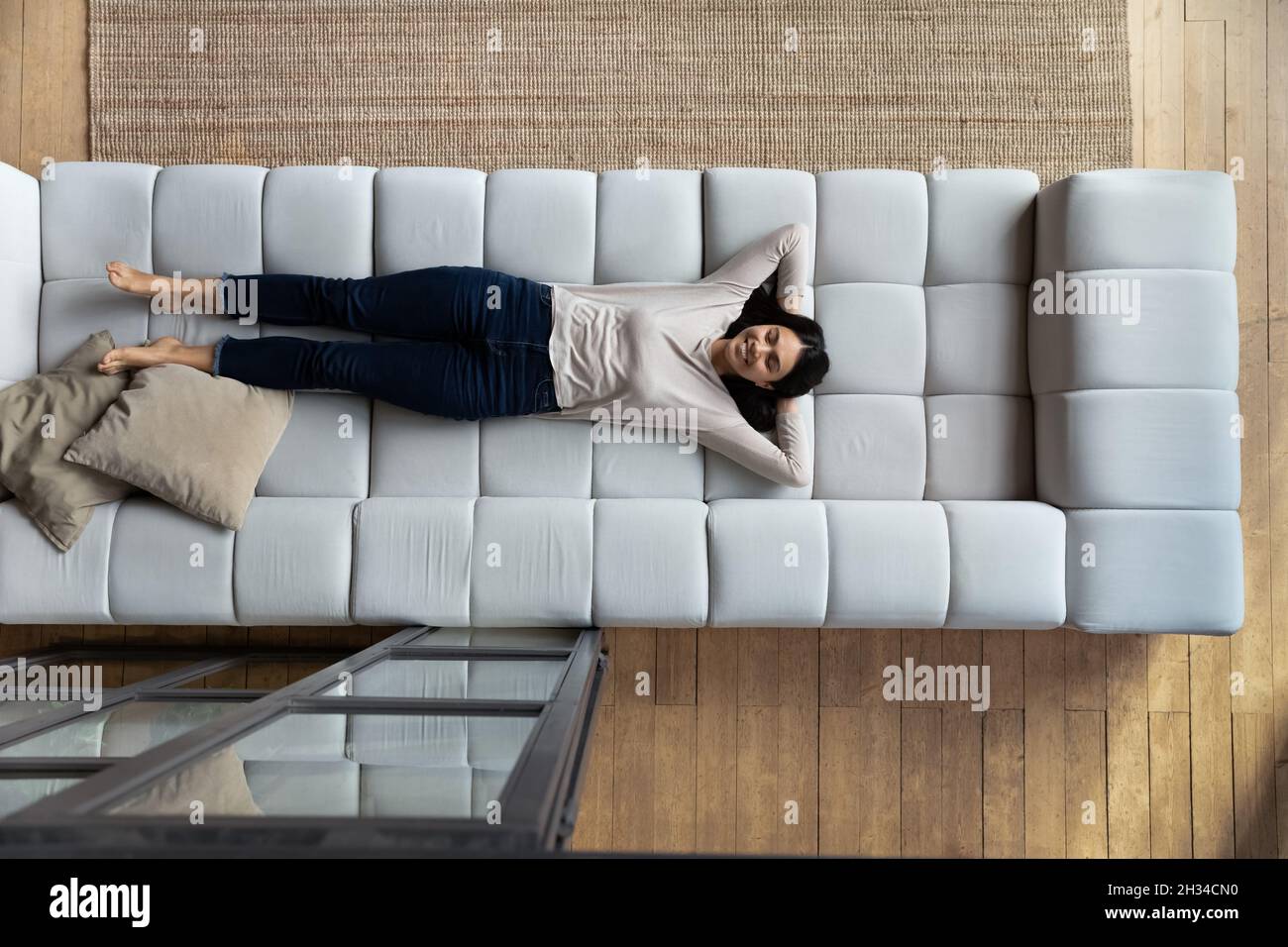 Big comfy couch hi-res stock photography and images - Alamy