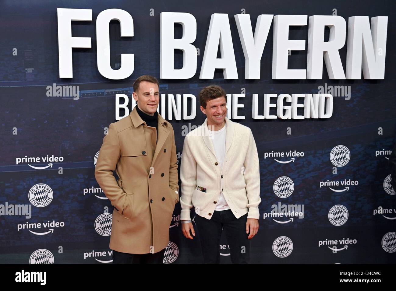 From left: Manuel NEUER (goalwart FC Bayern Munich), Thomas MUELLER  (MÜLLER, FC Bayern Munich), private, civil, premiere party for the   original documentary FC BAYERN - BEHIND THE LEGEND on October 25th,
