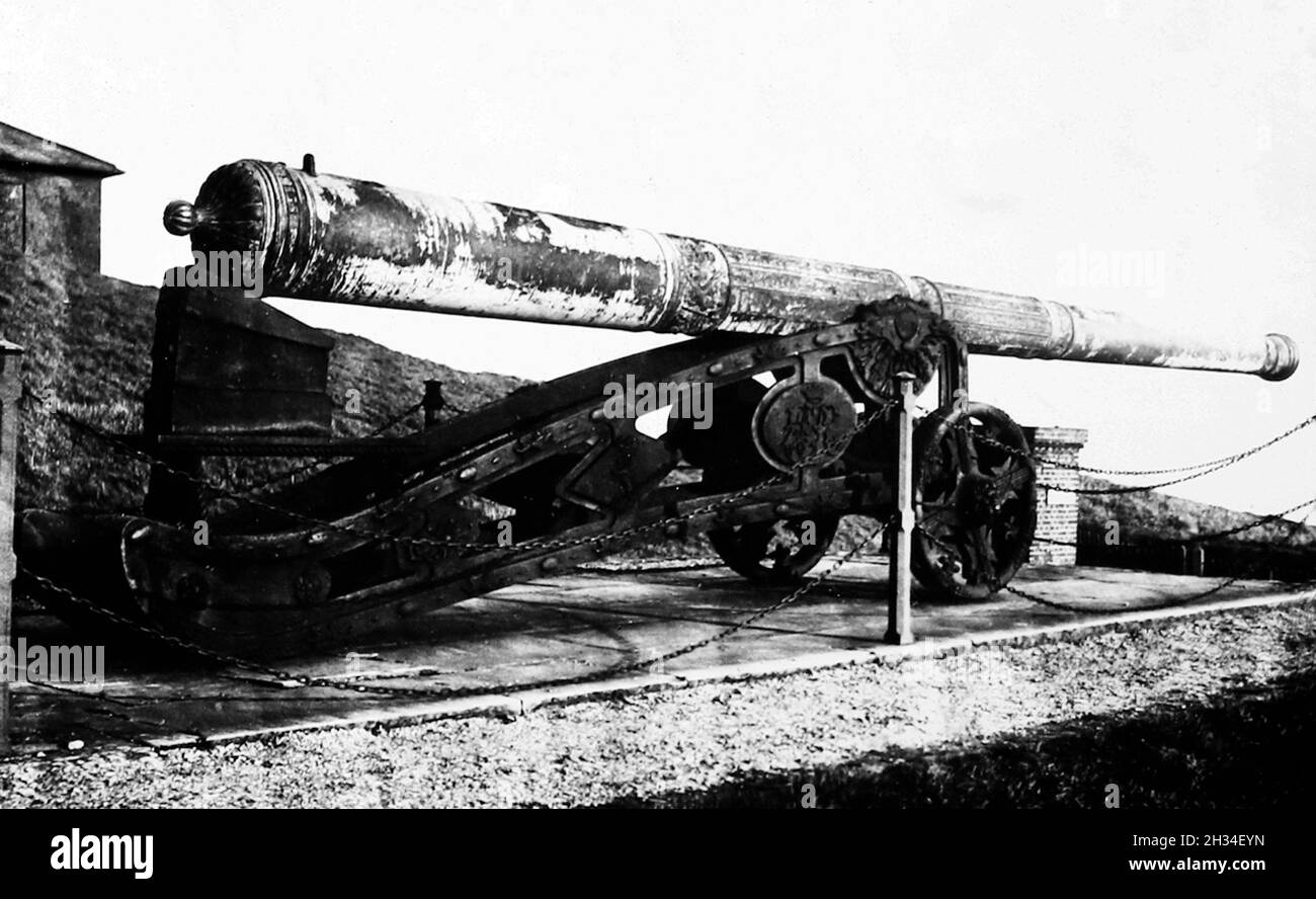 Queen Elizabeth's Pocket Pistol, Dover castle, Victorian period Stock Photo Alamy
