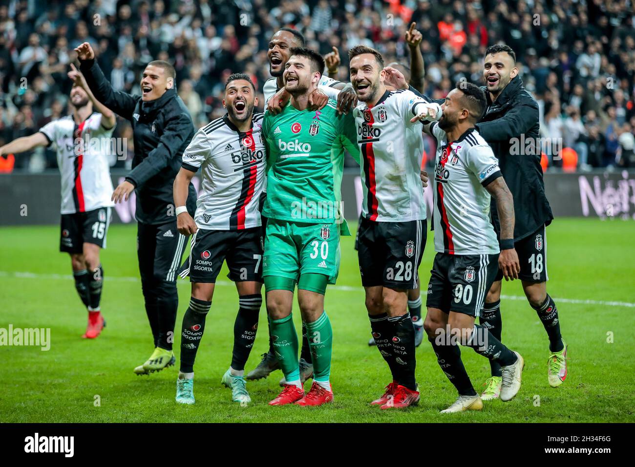 ISTANBUL, TURKEY - OCTOBER 25: players of Besiktas JK celebrate the win  during the Super Lig match between Besiktas and Galatasaray at Vodafone  Park on October 25, 2021 in Istanbul, Turkey (Photo