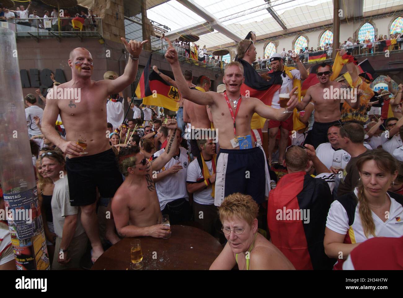 Balearen, Mallorca, s'Arenal, Megaparc, Fußballweltmeisterschaft 2006, Deutschland - Equador, Fußballfans, Majorca, football World Cup Stock Photo