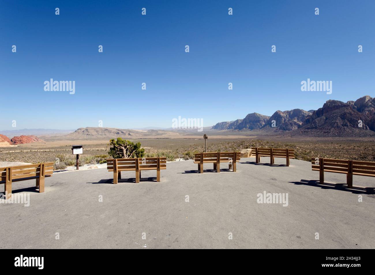 Red rock lookout hi-res stock photography and images - Alamy