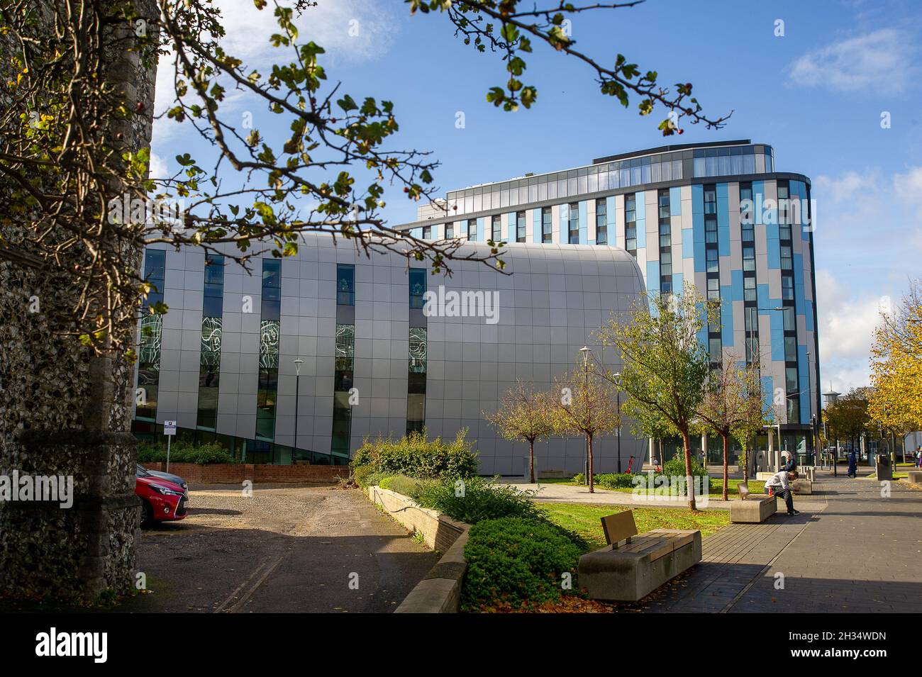 Slough, Berkshire, UK. 25th October, 2021. The Curve library and new