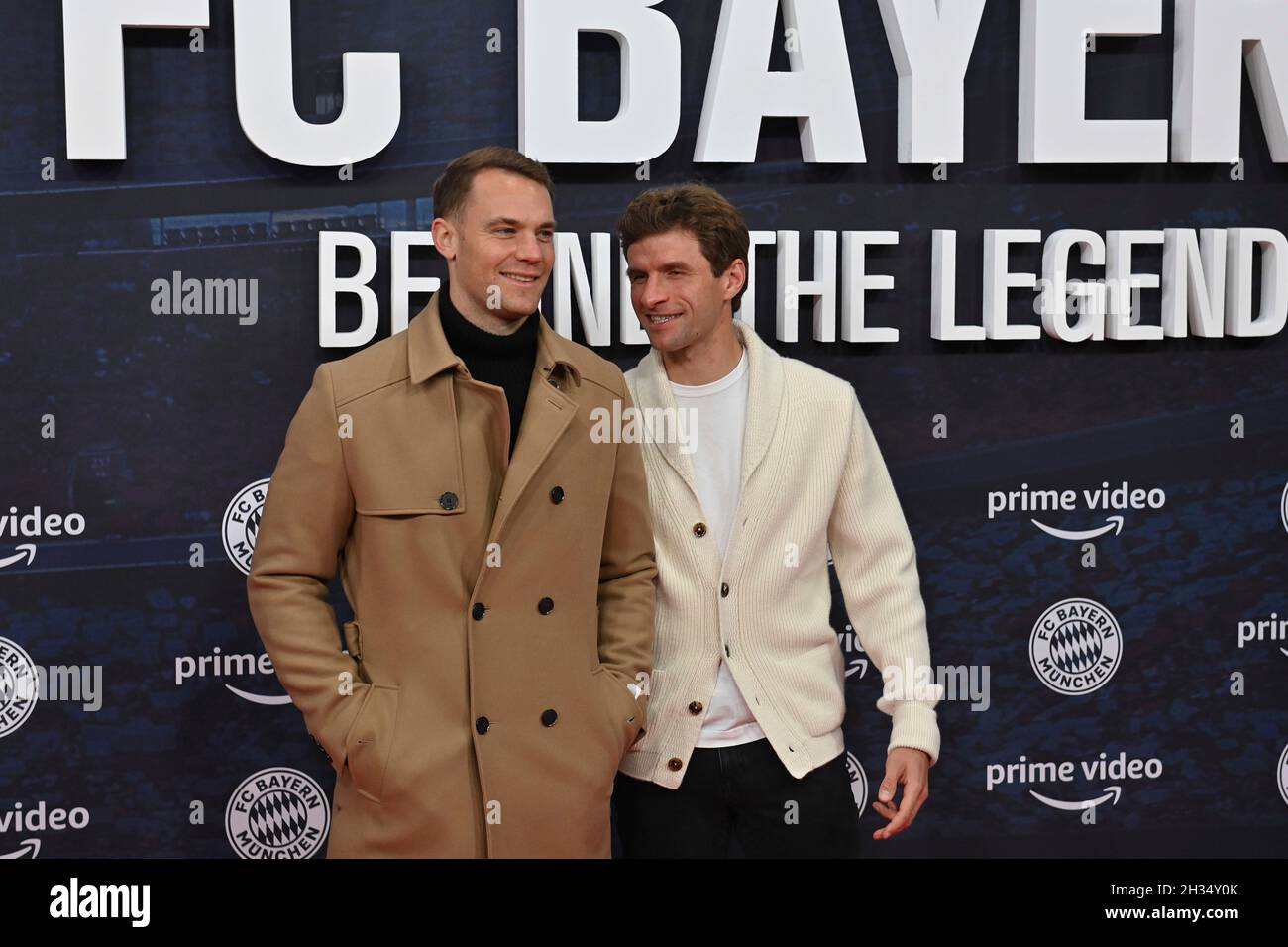 From left: Manuel NEUER (goalwart FC Bayern Munich), Thomas MUELLER  (MÜLLER, FC Bayern Munich) in civil, private. Premiere party for the Amazon  Original Documentary FC BAYERN - BEHIND THE LEGEND on October
