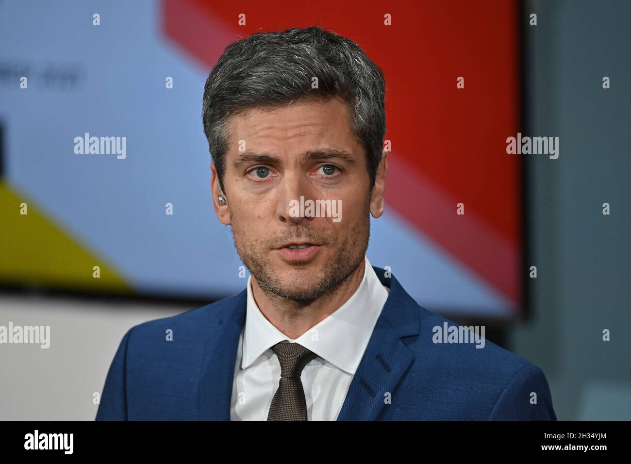 Moderator Ingo ZAMPERONI, single image, cropped single motif, portrait, portrait, portrait