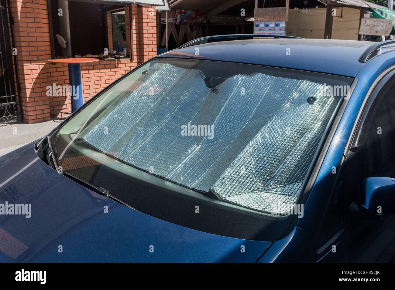 Sunscreen car hi-res stock photography and images - Alamy